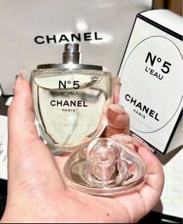 đHigh-quality after-sales service, 4000 positive reviews, authenticç°èާ at discounted price CHANEL Chanel limited edition perfume N5 egg-shaped crystal 50ml64214999366529110