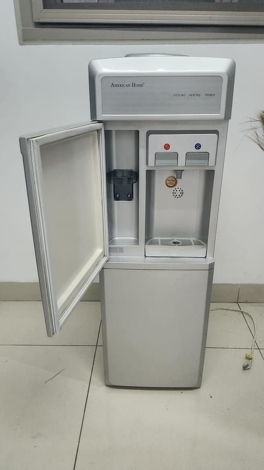American Home Water Dispenser (Category: Water Purifiers & Dispensers) located in Quezon City. Submitted by loveworn (Listing ID 1316202212, Image 2). Description: American Home water dispenser Rfs: moving out Pickup: Greenbelt, Makati.