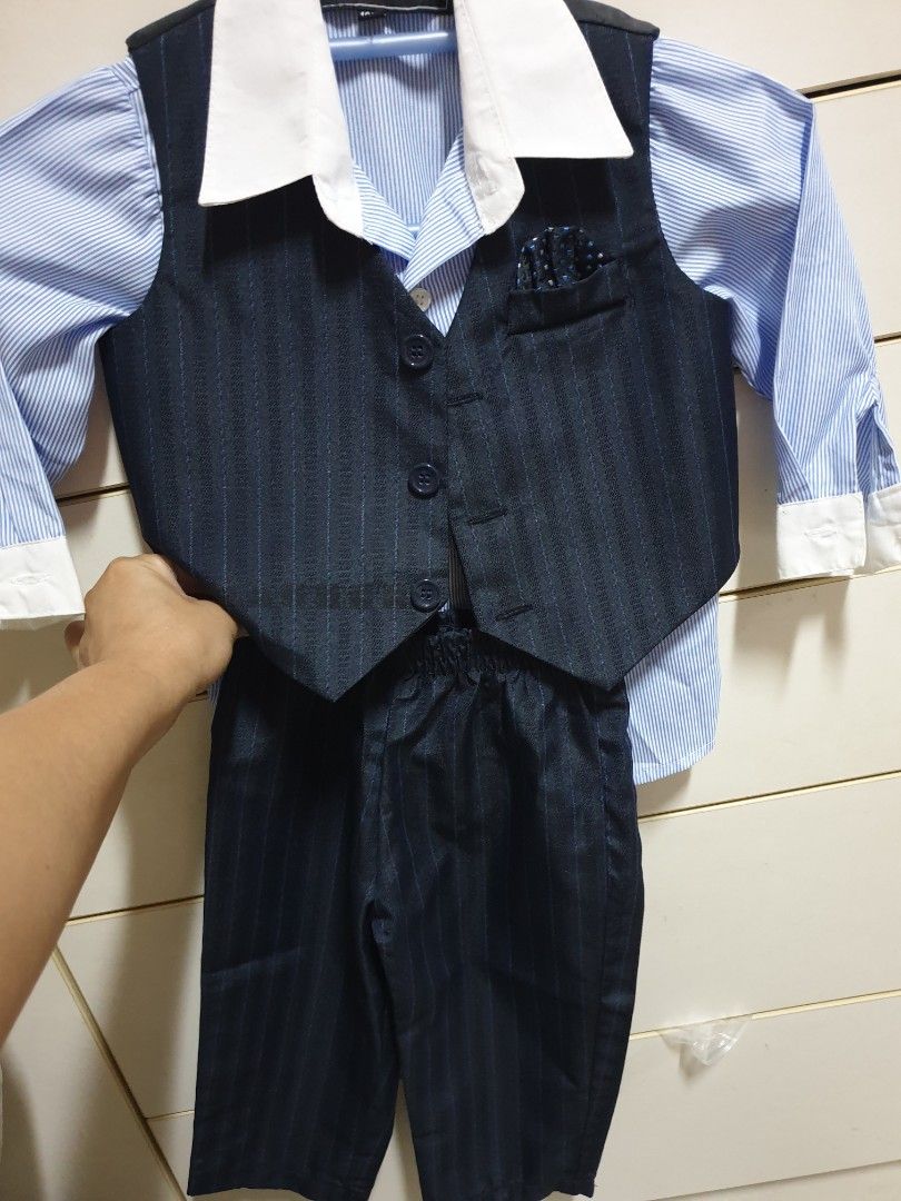 Andrew Fezza Set Baby boy gentlemans suit (Category: Babies & Kids Fashion) located in Rosales. Submitted by k.dee (Listing ID 1316080529, Image 1). Description: 18months on tag like new.