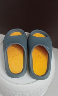 (Category: ) located in . Submitted by decluttercloset2 (Listing ID 1316248621, Image 1). Description: .