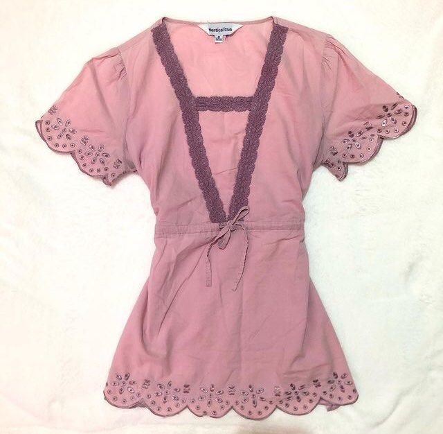 Baby doll coquette top (Category: Blouses) located in Limay. Submitted by 2000sbae (Listing ID 1316098691, Image 2). Description: Size: S-M (S on tag).