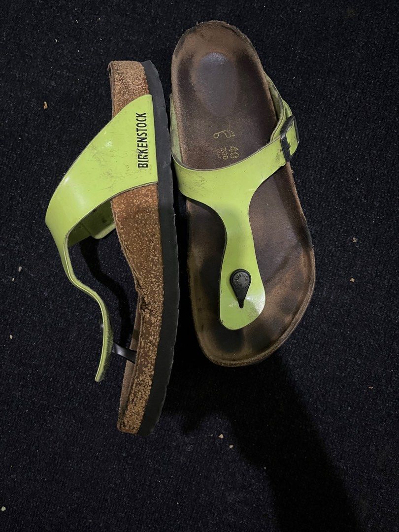Birkenstock sandal Fesyen Pria Sepatu Sandal di Carousell
