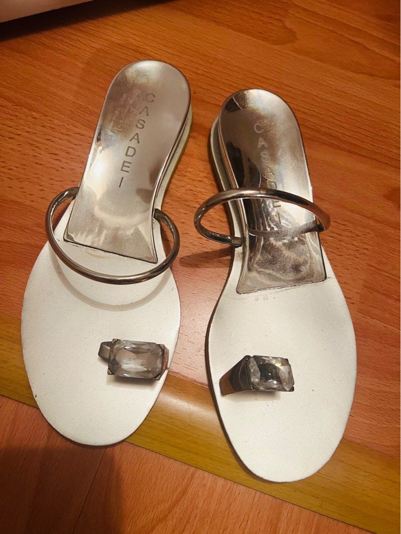 Crystal toe ring sandals top