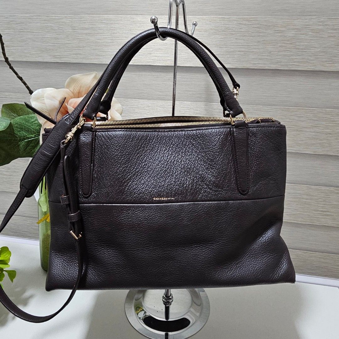 Coach Sac a Main Borough Pebbled Leather bag (Category: Luxury Bags & Wallets) located in Paranaque City. Submitted by ysabelsbag (Listing ID 1316215793, Image 2). Description: Preloved in very good condition Authentic Coach leather Borough bag Retails over 20k pesos in the preloved market - selling very low.