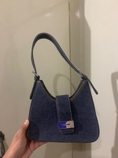 (Category: ) located in . Submitted by lovedbyves (Listing ID 1316232560, Image 1). Description: .