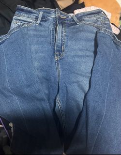 (Category: ) located in . Submitted by reeiinn (Listing ID 1316237931, Image 1). Description: .