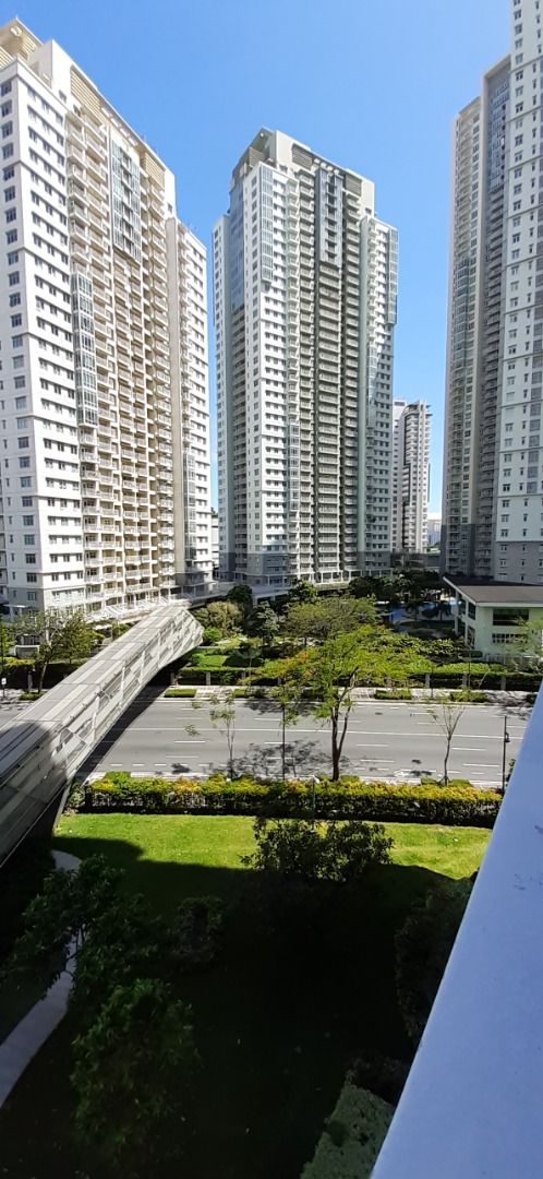 For Sale Studio in Encino Two Serendra Bonifacio Global City ...