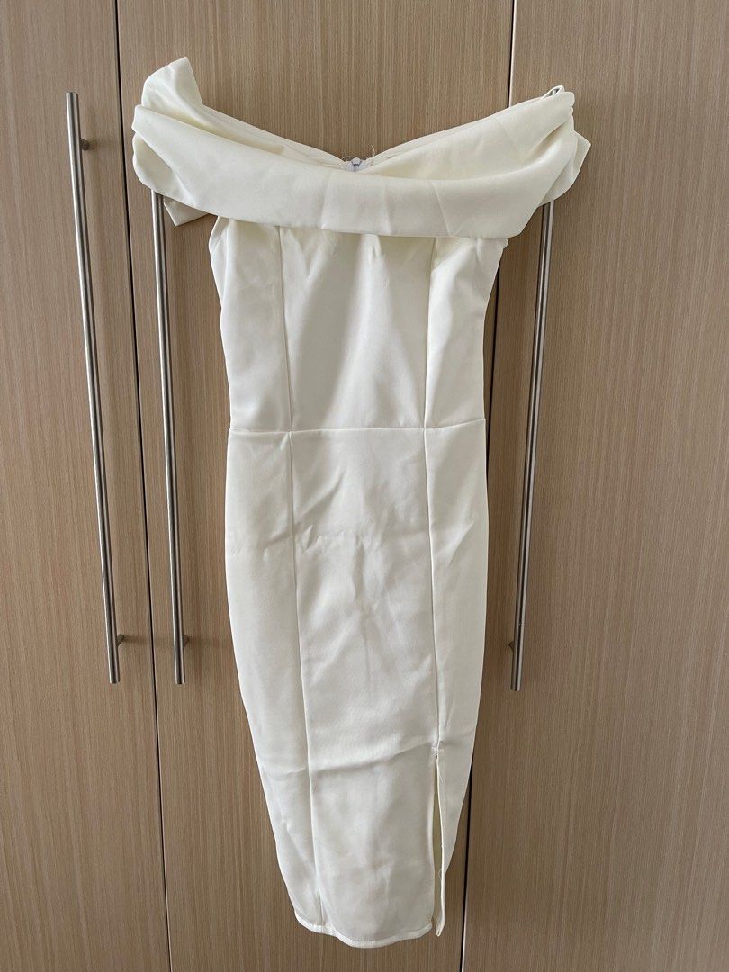 Graduation Dress - Apartment Eight (Category: Dresses) located in Manila. Submitted by gshopp (Listing ID 1316099079, Image 2). Description: Used once Graduation day.