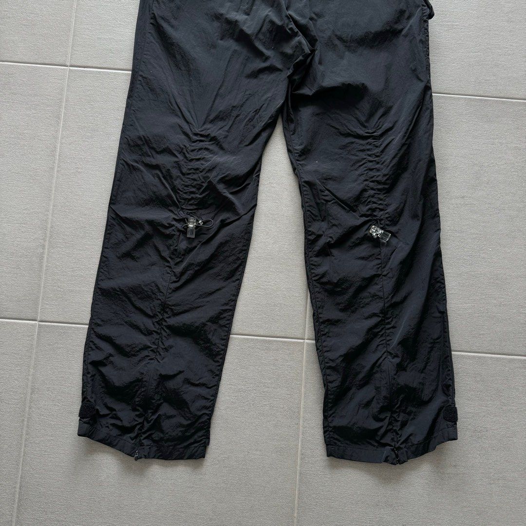 Louis Vuitton 2054 nylon track pants size M w32, 名牌, 服裝- Carousell