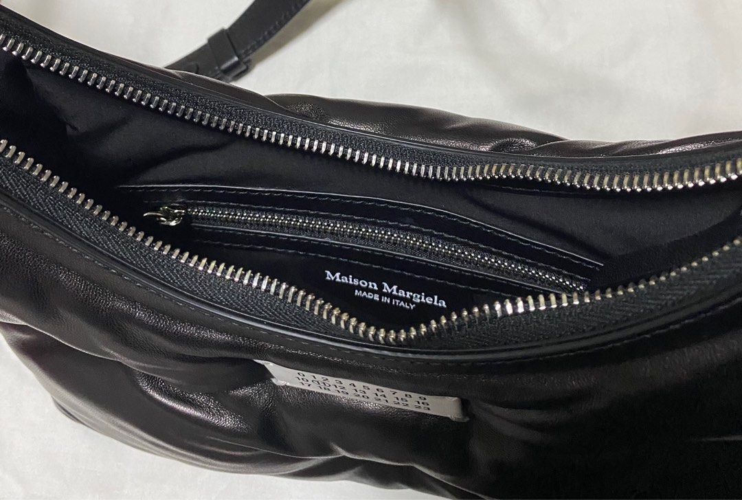 Maison Margiela SHOULDER BAGS maison margiela (Category: Bags & Wallets) located in Singapore. Submitted by helloqianhello (Listing ID 1316211266, Image 3). Description: Bought in at Osaka, Japan in Jan 2024. Worn out twice and sell for professional basic cleaning. Dust bag is provided .