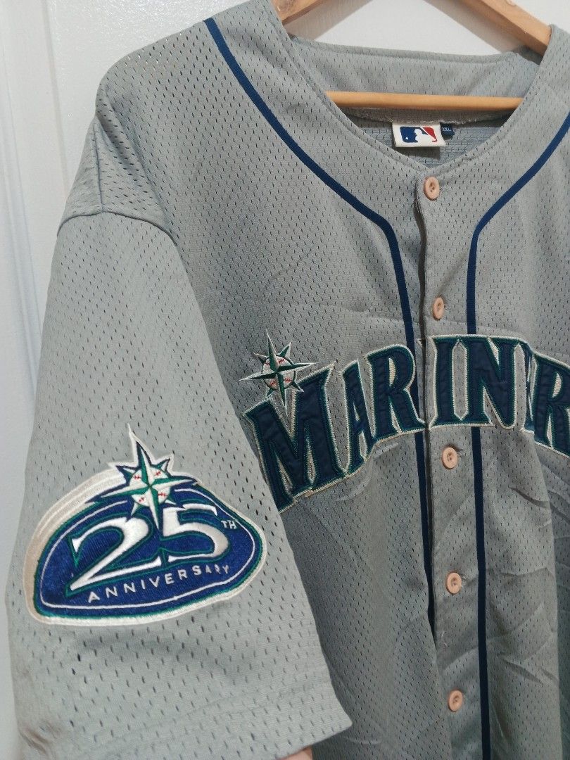 MARINERS ICHIRO SUZUKI (Category: Tshirts & Polo Shirts ) located in Cebu City. Submitted by selectbyselect (Listing ID 1316163687, Image 3). Description: Mariners Ichiro Susuki W:28.3 L:31.5 Y2k 2XL on tag color rate:9/10 #vintagey2k #diegothrift #SelectbySelect #legitseller.
