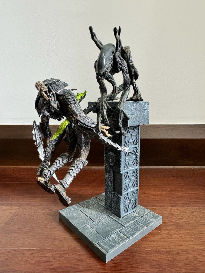 VINTAGE COLLECTIBLE McFarlane Toys Alien vs. Predator Movie Playsets ...