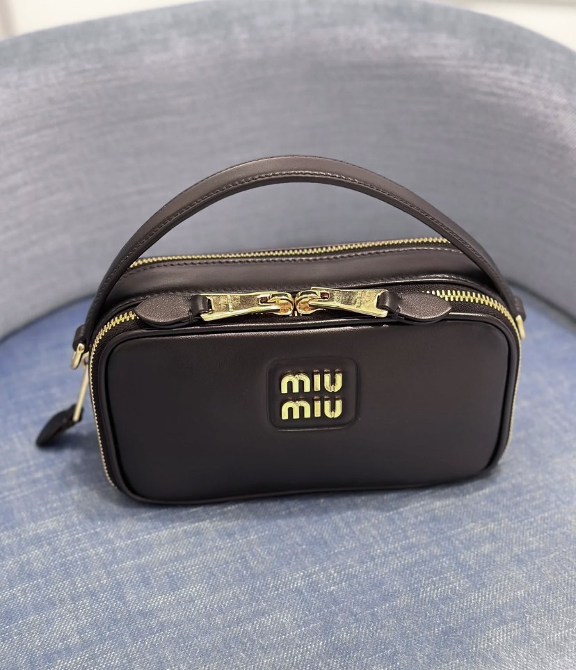 MIU MIU Bag LOGO Black GIFT 5BH229 2E6Y F0002 V OOO