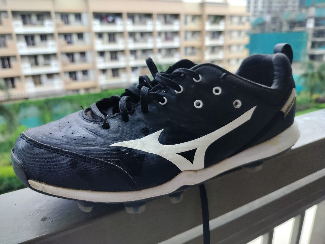Mizuno pitching shoes clearance
