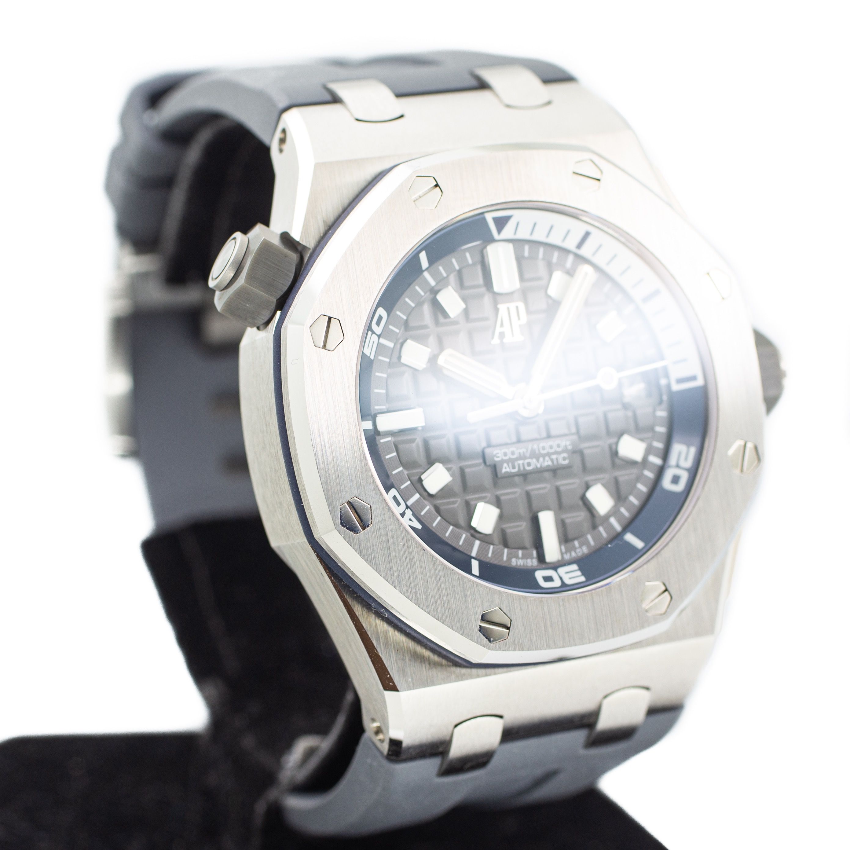 Preowned Audemars Piguet Royal Oak Offshore Diver Ref: 15720ST.OO.A009CA.01 (Category: Watches) located in Singapore. Submitted by martinluxury (Listing ID 1316145942, Image 2). Description: Follow us on our tele channel for the latest updates and deals! t.me/martinluxurygroup SKU: I0513210 Model: Audemars Piguet Royal Oak Offshore Diver Reference: 15720ST.OO.A009CA.01 Condition: Pristine Comes With: Full Set Originally Purchased Date : June 2022