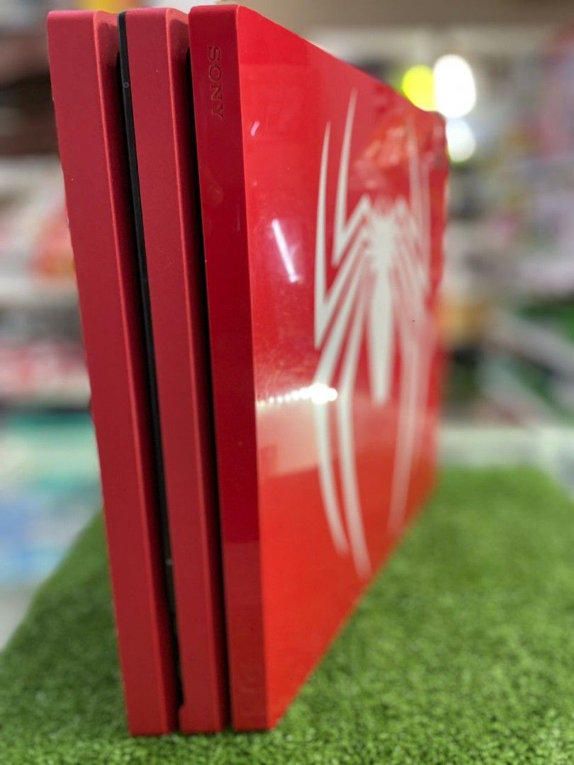 PS4 Pro : quelques photos de la console collector Spider-Man partagées, en un mot, sublime... : Galerie d'images PS4 Pro : quelques photos de la console collector Spider-Man partagées, en un mot, sublime... : Galerie d'images