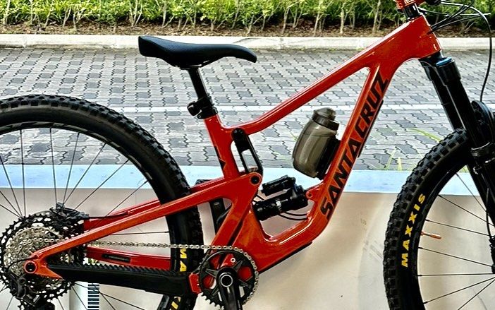 Santa Cruz hightower V2 2021 FRAME, Sports Equipment, Bicycles