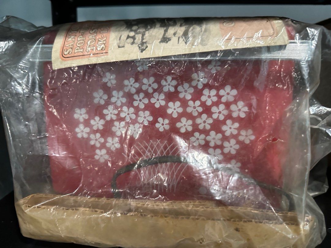 Sanyo Toaster (Category: Other Kitchen Appliances) located in Manila. Submitted by hb1118 (Listing ID 1316215342, Image 3). Description: Barely used toaster.