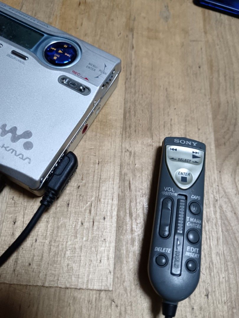 SONY MD WALKMAN MZ-R910正常, 音響器材, 可攜式音響設備- Carousell