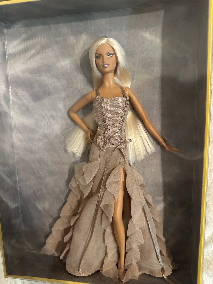 Versace Barbie Doll (2004) Gold Label Collectible, 興趣及遊戲 