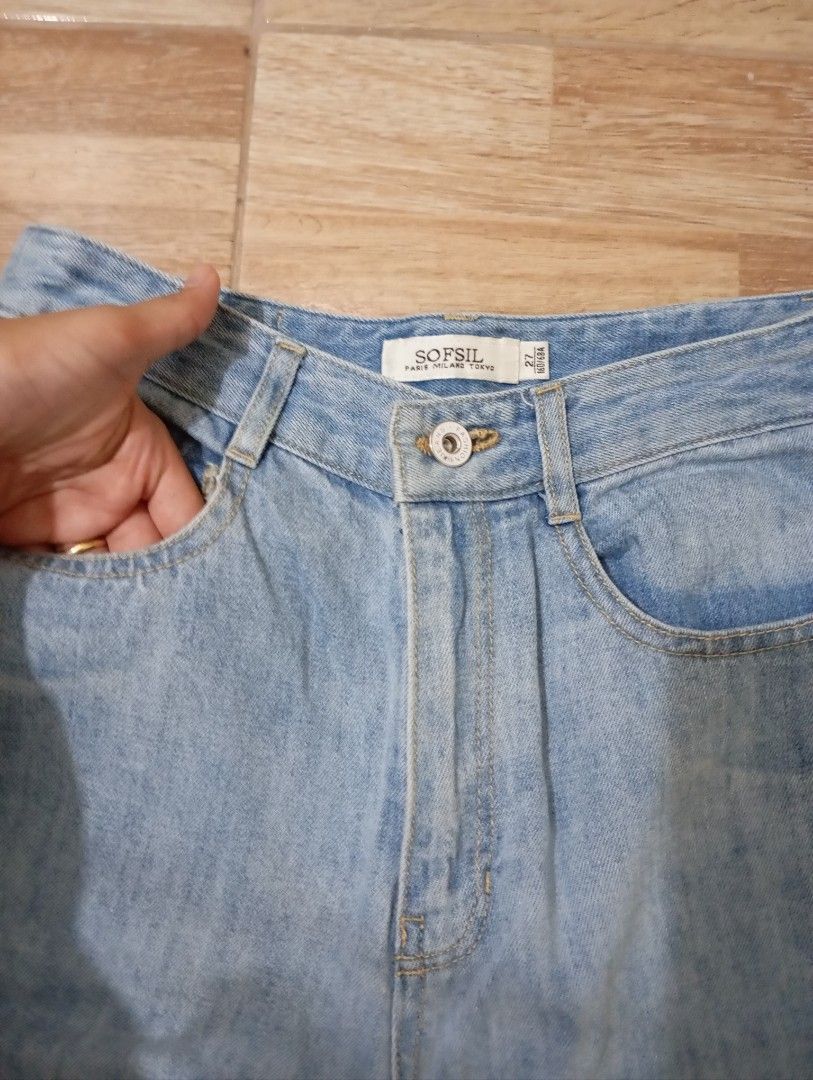 WIDELEG HIGHWAIST DENIM PANTS (Category: Jeans) located in Mandaluyong City. Submitted by alphafinds (Listing ID 1316152064, Image 3). Description: PRELOVED | 2ND HAND Ganda ng bagsak nito. lakas maka tita WAIST: 27 LENGTH: 39 RFS: Hindi na po kasya 😁 Location: Mandaluyong City Shipment: Lalamove/JNT c/o buyer.