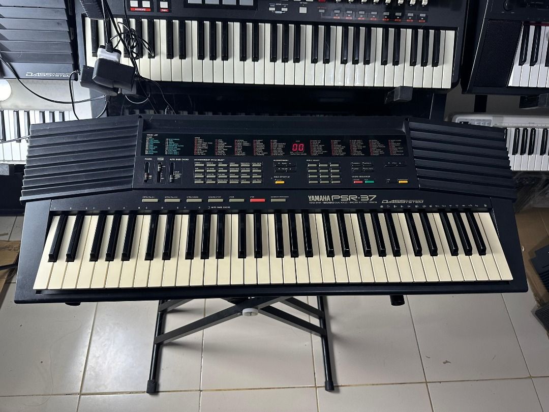 Yamaha PSR-37 Keyboard Piano Organ 61 Keys with Built in Sustain ...