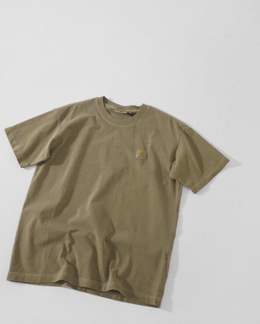 1448.🇯🇵Carhartt細Logo水洗Tee✨, 男裝, 上身及套裝, T-shirt、恤衫、有領衫- Carousell