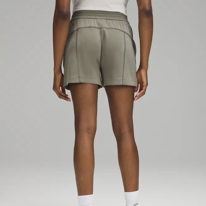 4 Lululemon Softstreme high rise short shorts 4 army green