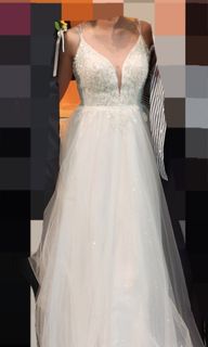 (Category: ) located in . Submitted by renewingwardrobe (Listing ID 1316403353, Image 1). Description: .