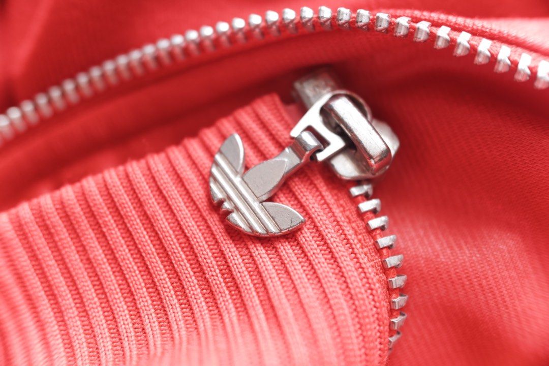 Adidas originals chile jacket 2025