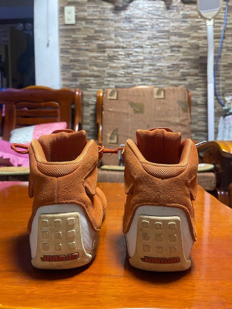 Air Jordan 18 Retro Orange (Category: Sneakers) located in Caloocan City. Submitted by mainthrift (Listing ID 1316430324, Image 3). Description: Authentic Di na nagagamit.