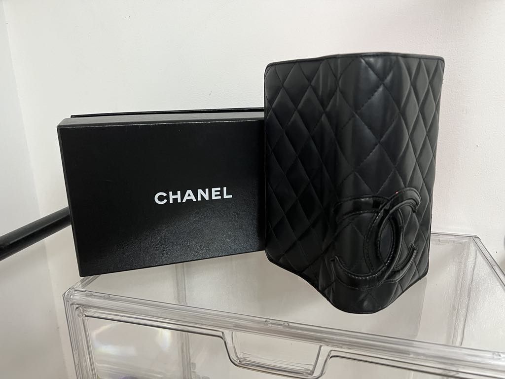 Authentic Chanel Cambon Bifold wallet (Category: Luxury Bags & Wallets) located in Las Pinas. Submitted by missyyyxx (Listing ID 1316305633, Image 2). Description: authentic 💯 vintage condition: 8.5/10 holo intact with box and authenticity card clean interior, intact exterior leather.