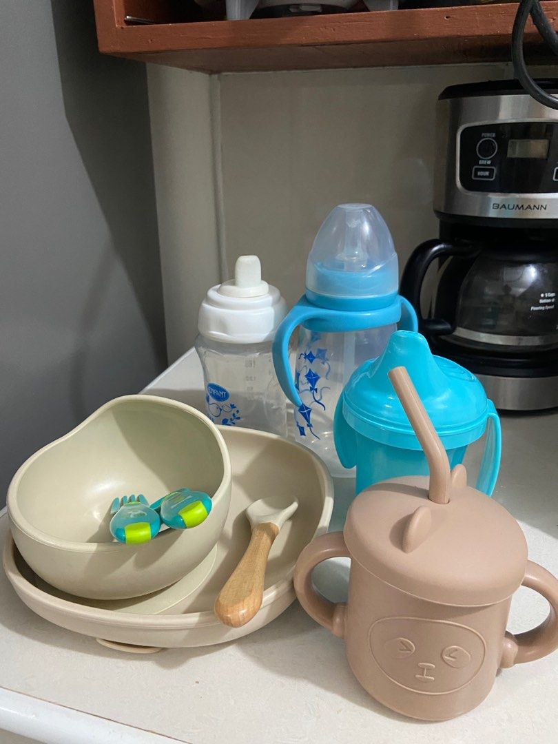 Bundle eating set (8 items included) (Category: Weaning & Toddler Feeding) located in Quezon City. Submitted by hardstickysocks (Listing ID 1316309954, Image 1). Description: Suction plate Suction bowl Chicco spoon and fork Silicone spoon Silicone Cup with lid and straw Sipply cup with straw 2 more sipply cup .