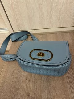 （分類：）位於 。 由 erikaaali 提交（商品編號 1316395787，圖片 1）。簡介： 。