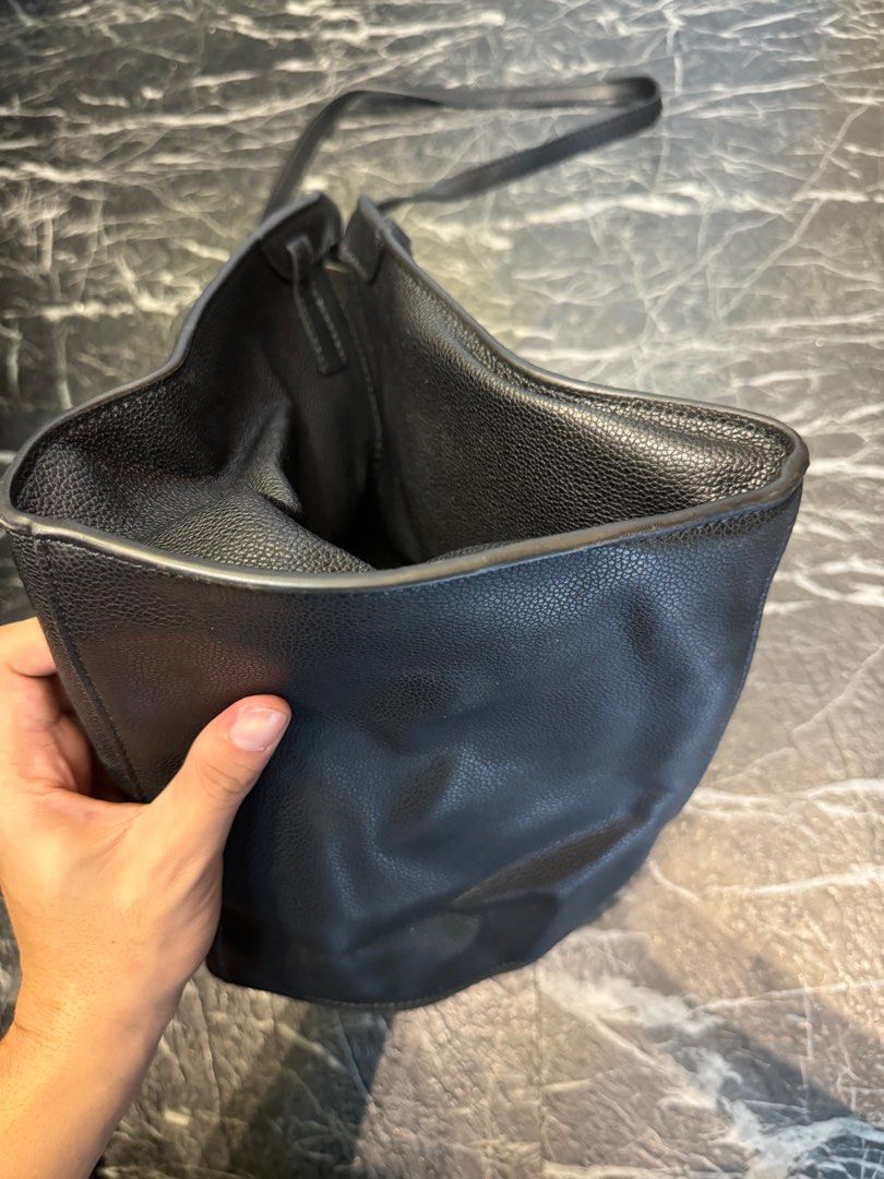Celine (Category: Luxury Bags & Wallets) located in Manila. Submitted by gooddayzzph (Listing ID 1316289804, Image 3). Description: Celine bag no issue excellent.