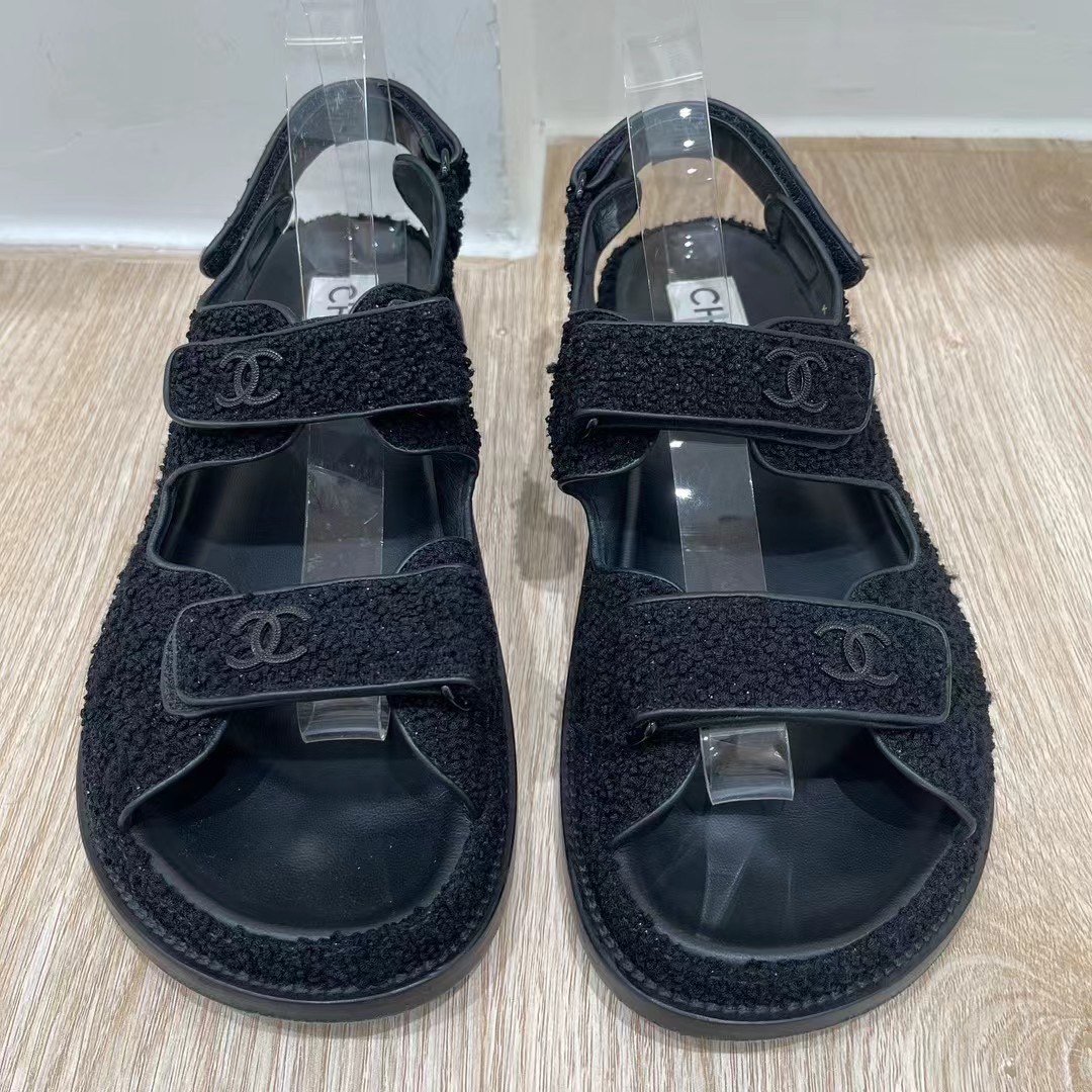 Chanel 香奈兒涼鞋, 名牌精品, 精品鞋款在旋轉拍賣