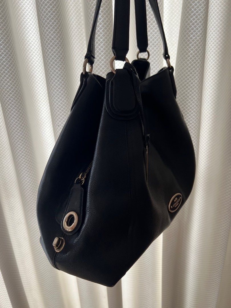 Coach Grained Leather Edie Shoulder Bag (Category: Luxury Bags & Wallets) located in Pasig City. Submitted by jst.kth (Listing ID 1316314659, Image 2). Description: .