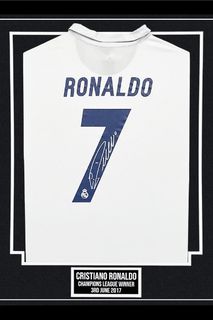 (Category: ) located in . Submitted by footymemorabilia (Listing ID 1316352771, Image 1). Description: .