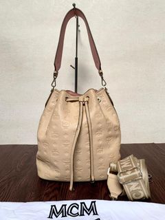 (Kategori: ) berada di . Dikirim oleh kiano_shoes (ID iklan 1316368324, Gambar 1). Deskripsi: .