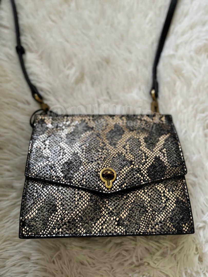 FOSSIL Stevie small crossbody Women s Fashion Bags Wallets Cross body Bags on Carousell