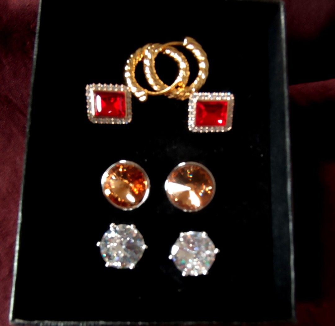 High Quality Precious Gems earrings - Take All! (Category: Earrings) located in San Juan City. Submitted by blesi (Listing ID 1316338588, Image 3). Description: Take All High Quality Precious Gems earrings Non-Tarnish Hypo-allergenic.
