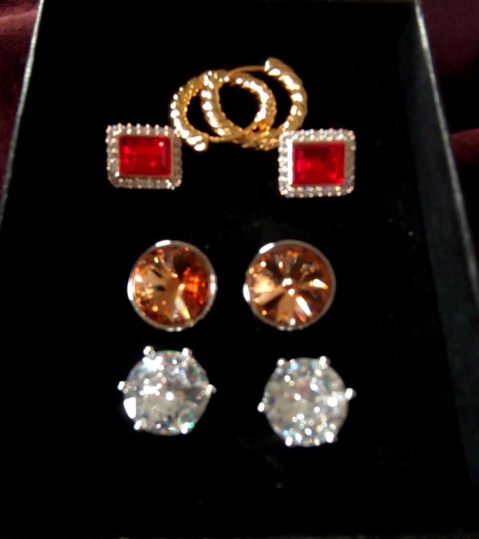 High Quality Precious Gems earrings - Take All! (Category: Earrings) located in San Juan City. Submitted by blesi (Listing ID 1316338588, Image 1). Description: Take All High Quality Precious Gems earrings Non-Tarnish Hypo-allergenic.