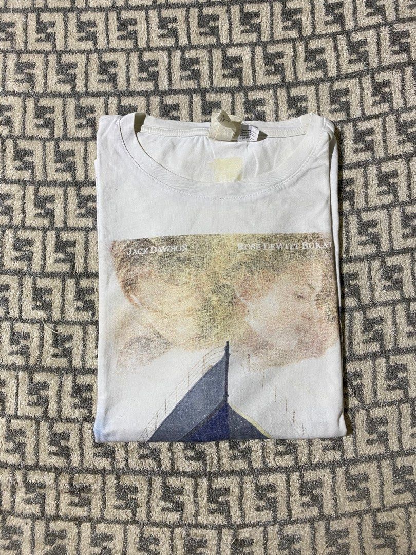 H M Titanic Tshirt Fesyen Pria Pakaian Atasan di Carousell