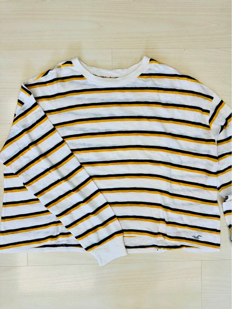 Hollister boyfriend tee Carousell