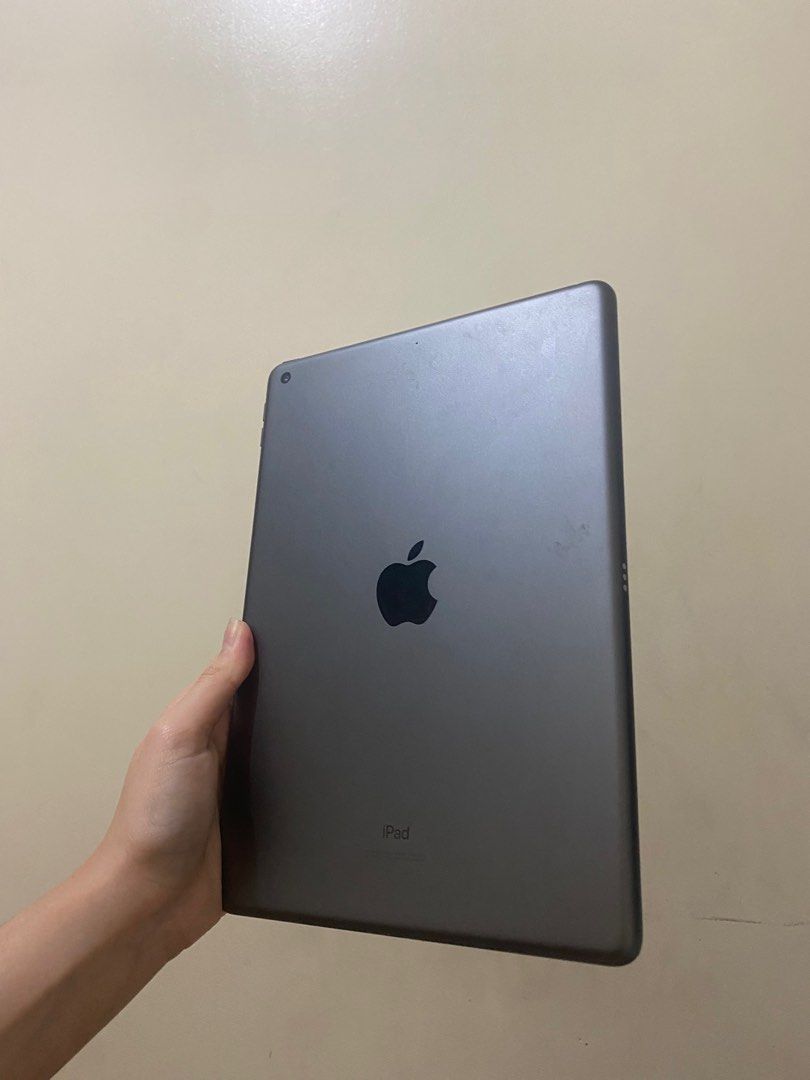 Ipad 8th Gen 32 GB WIFI (Category: iPad) located in Pasig City. Submitted by sheenuh (Listing ID 1316293022, Image 1). Description: NO ISSUES. Only used for studying. No lagging, no dents. Lady owned. Can ship or meet-up Location: Jennys Ave., Pasig City RFS: Upgrade.
