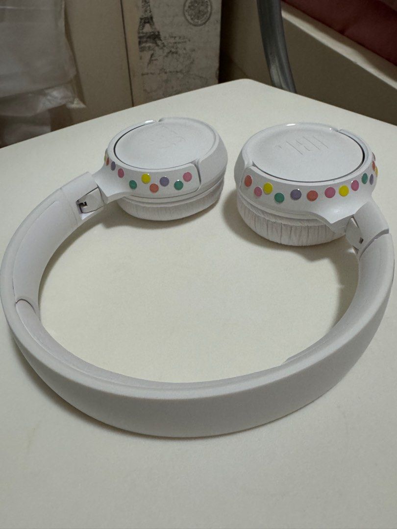 JBL Headset (Category: Headphones & Headsets) located in Mandaluyong City. Submitted by lechocolatchaud (Listing ID 1316370478, Image 2). Description: Used a few times only, in good condition (looks new), no defects, sounds are good, no issues. I just put some stickers on it. Original item, no more box included..