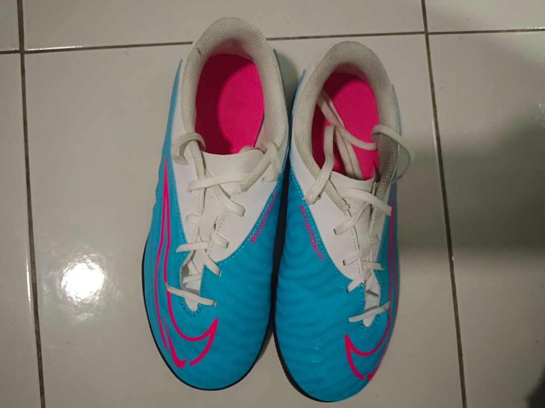 Kasut futsal badminton Nike Phantom