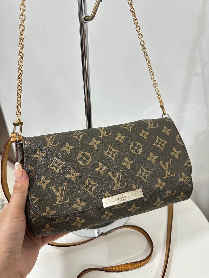 Pre-loved LV Favorite Classic Monogram with Leather Long Strap (Category: Luxury Bags & Wallets) located in Quezon City. Submitted by closetjem (Listing ID 1316346202, Image 1). Description: Pre-loved LV Vintage Favorite Classic Monogram with Leather Long Strap. Japan source. Size: W24xH16cm P2,500 .