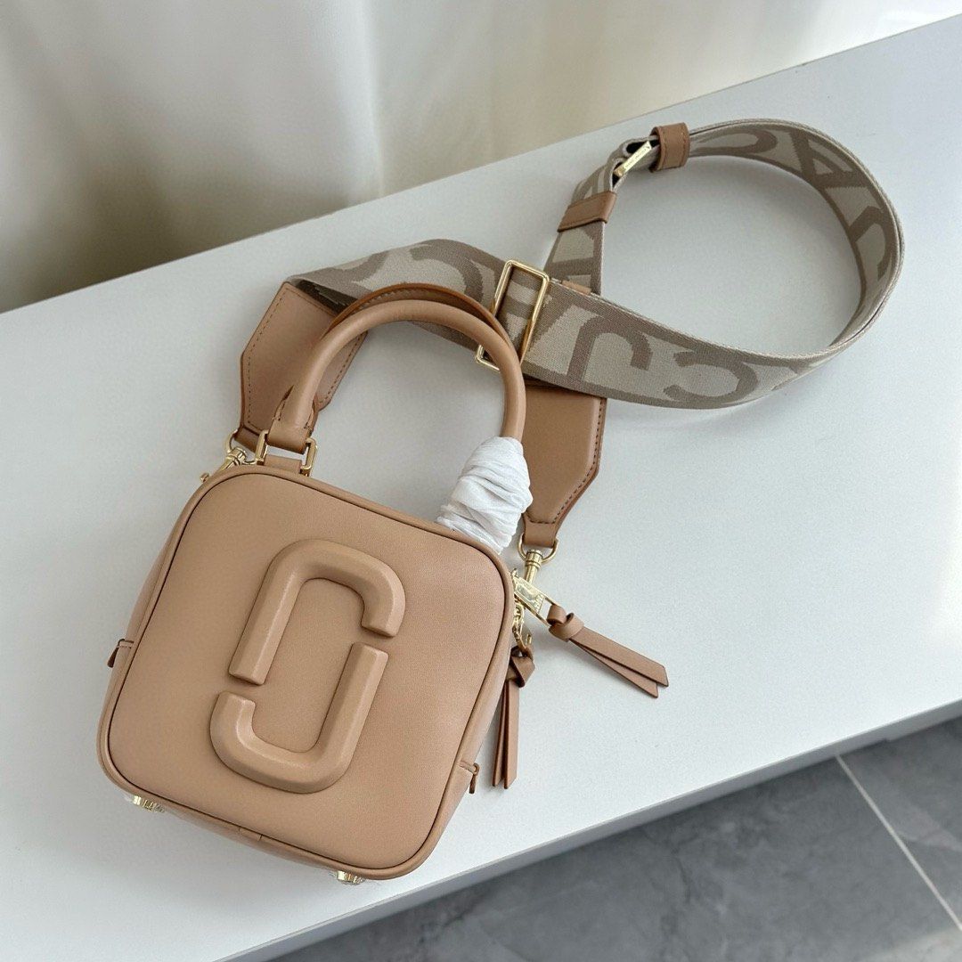 Marc jacobs square bag 2025