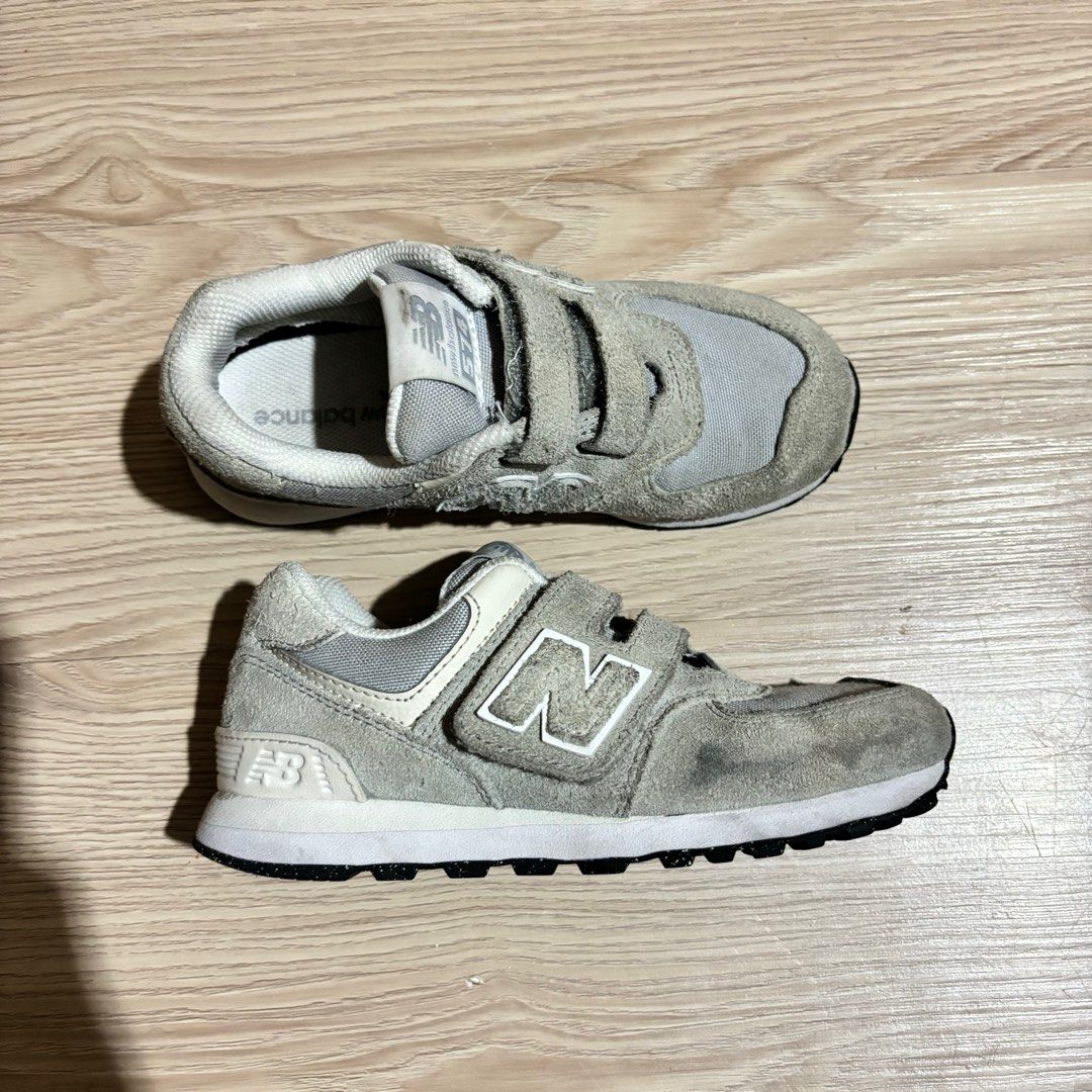 New Balance 574 kids (Category: Babies & Kids Fashion) located in Cavite. Submitted by yang233 (Listing ID 1316349304, Image 3). Description: Authentic new balance no box naitapon na US 13 UK 12.5 EU 31 18.5 cm need lang linisan.